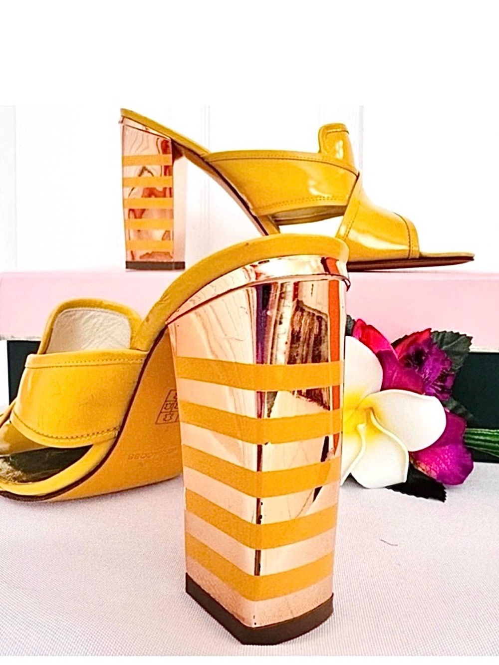 MARC JACOBS ~ Yellow Patent Leather Mirrored 4-Inch Block Heels size 41